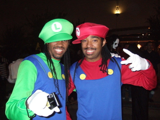 Illustration for article titled Nintendo Love Invades West Hollywood Costume Carnaval